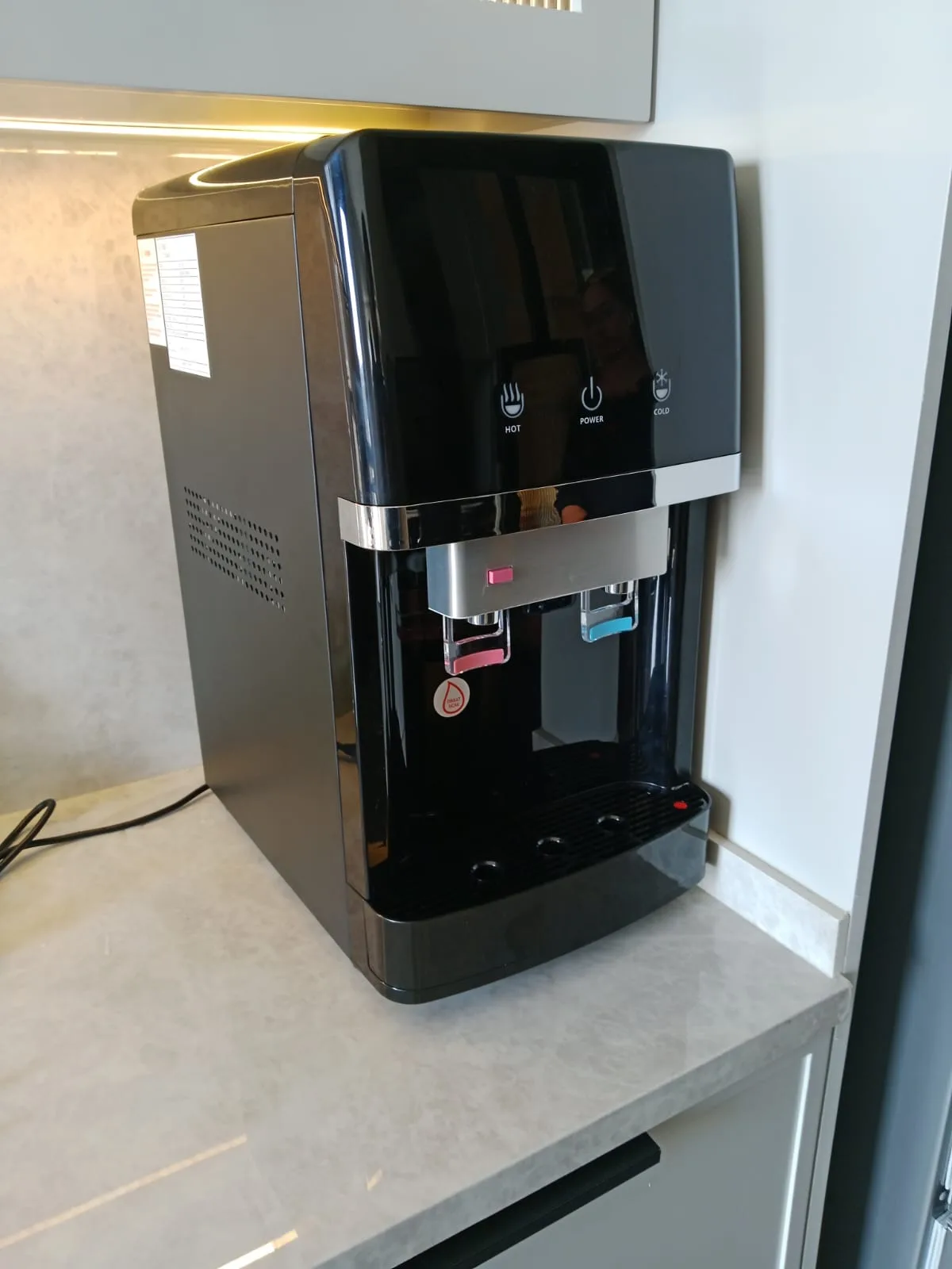 Adana ev tipi premium sıcak soğuk arıtmalı su sebili kurulumu